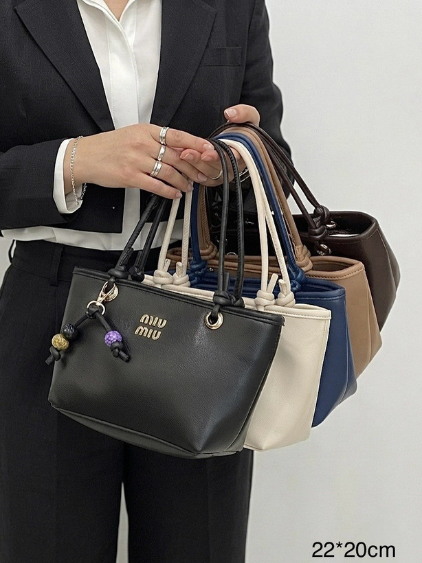 کیف پاسپورتی دخترانه میو میو در رنگ ۵ کد۲۱۸۲❤️🔥👜